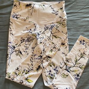 Victoria’s Secret knockout legging